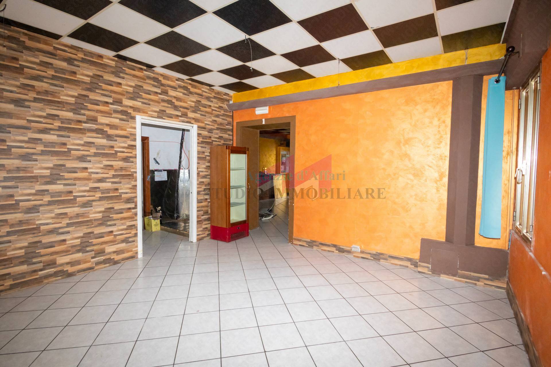 Locale commerciale in affitto a Bergantino