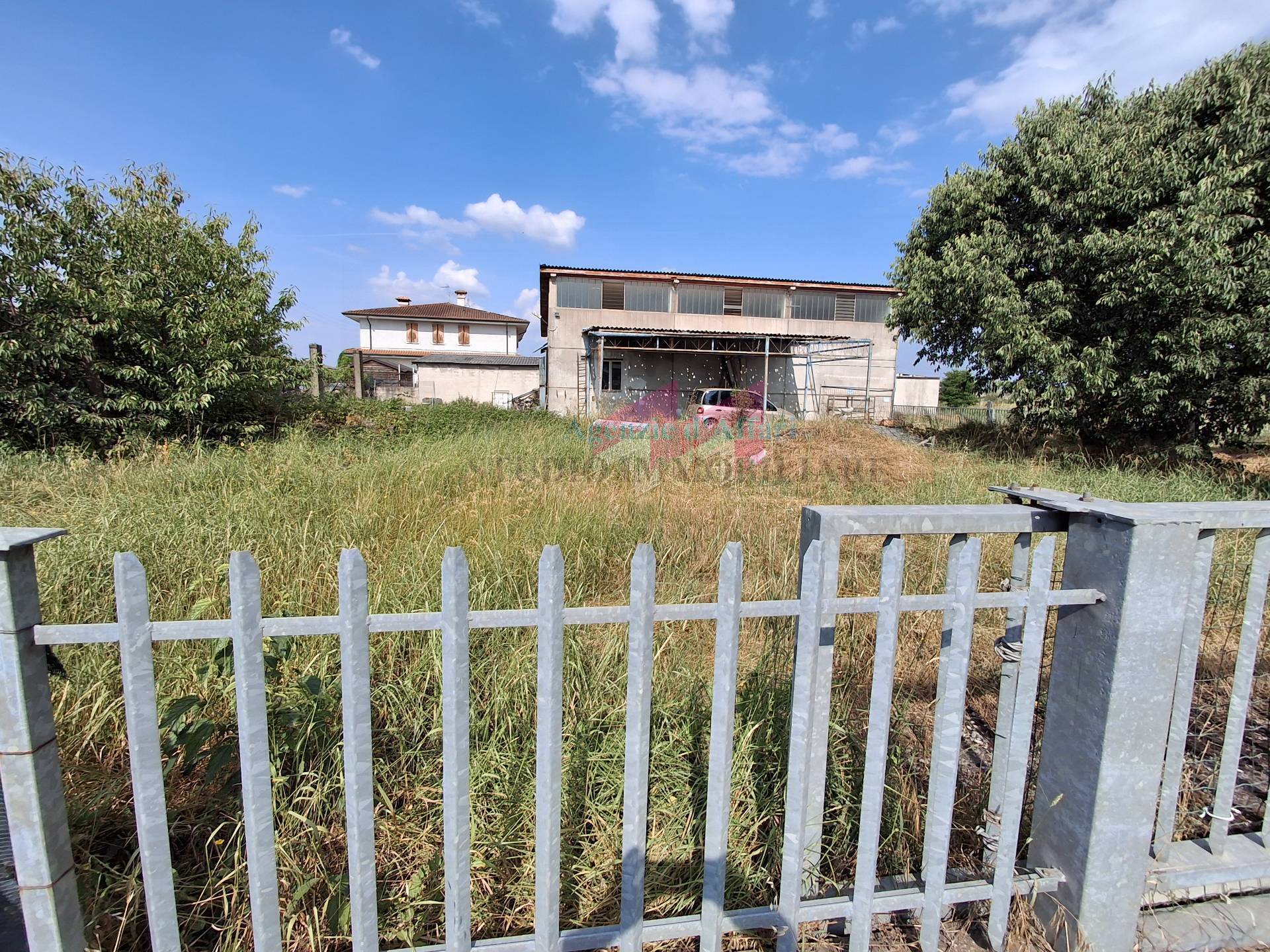 Laboratorio in vendita a Serravalle a Po, Torriana