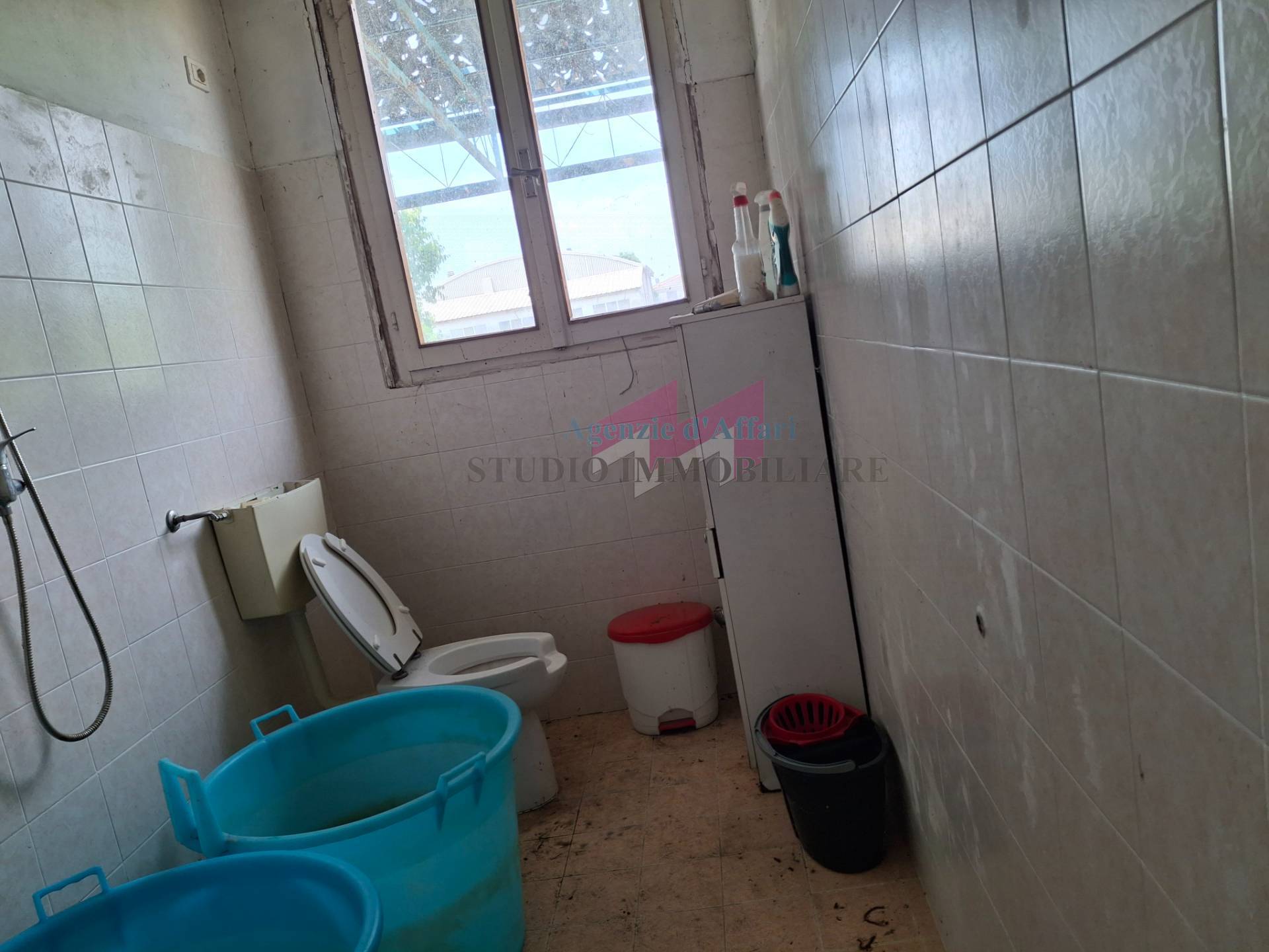 Laboratorio in vendita a Serravalle a Po, Torriana