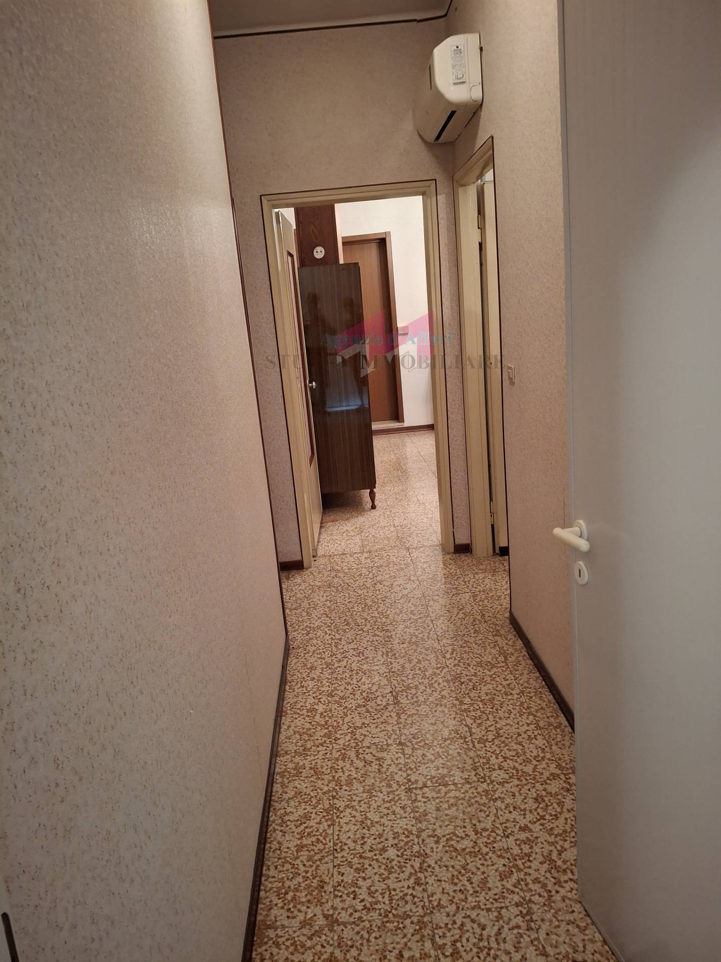 Porzione di fabbricato in vendita a Serravalle a Po