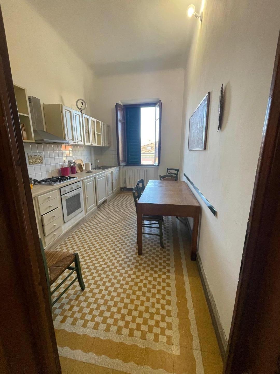 Appartamento con terrazzo, Viareggio centro mare