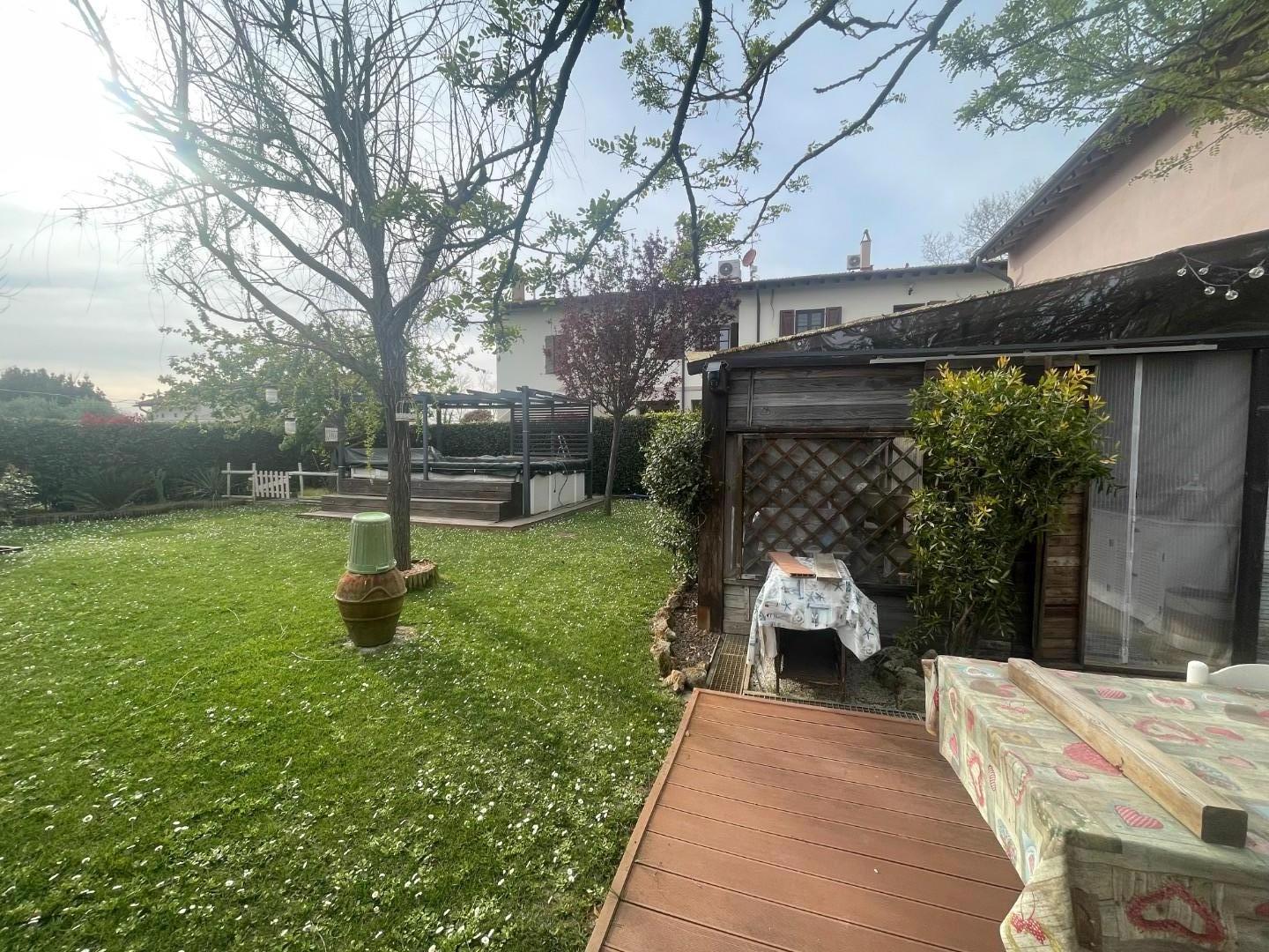 Rustico con giardino, Pisa marina di