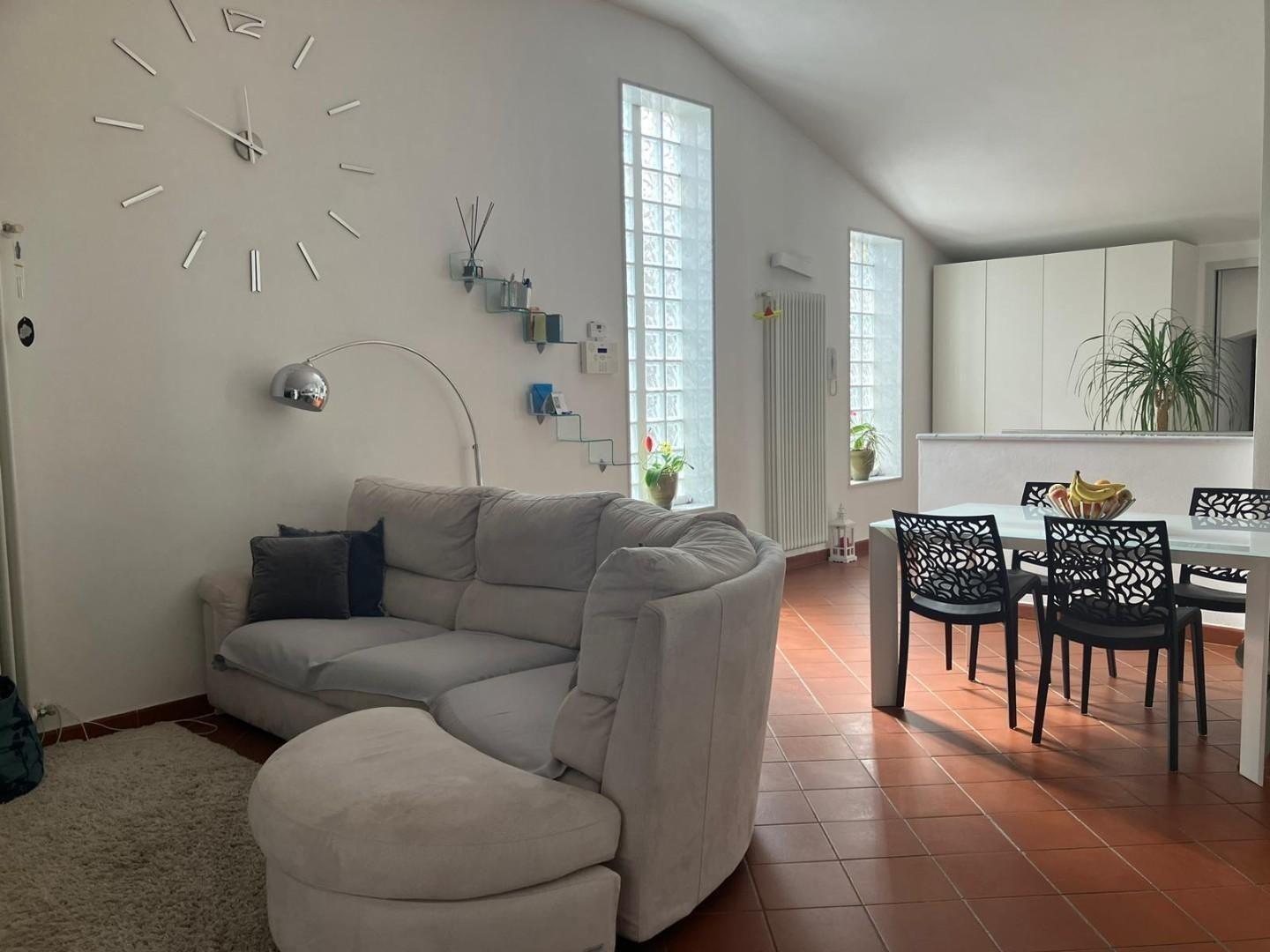 Attico con terrazzi, Carrara avenza