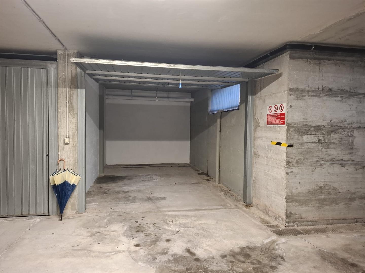 Box/Garage 15mq in vendita, Carrara avenza