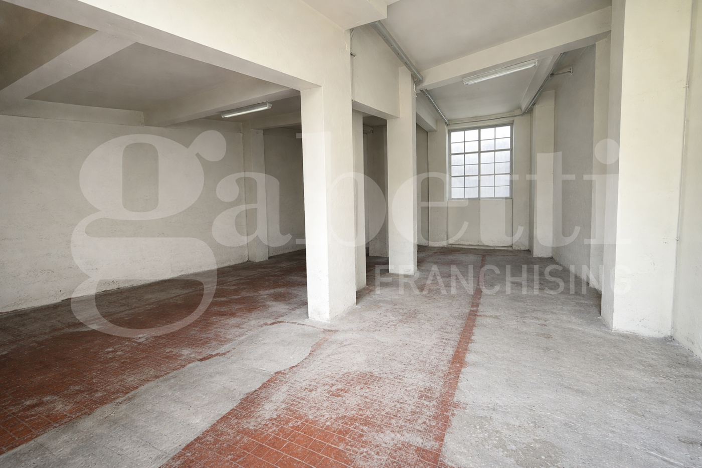 Magazzino in vendita a Torino