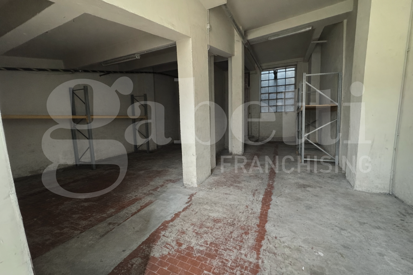 Magazzino in vendita a Torino