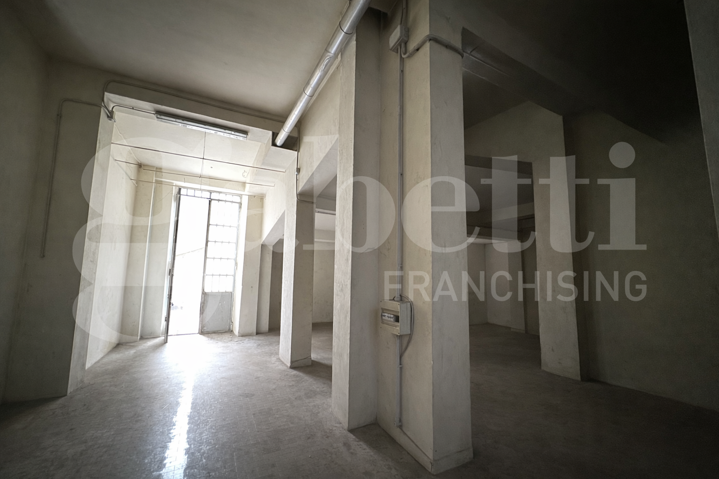 Magazzino in vendita a Torino