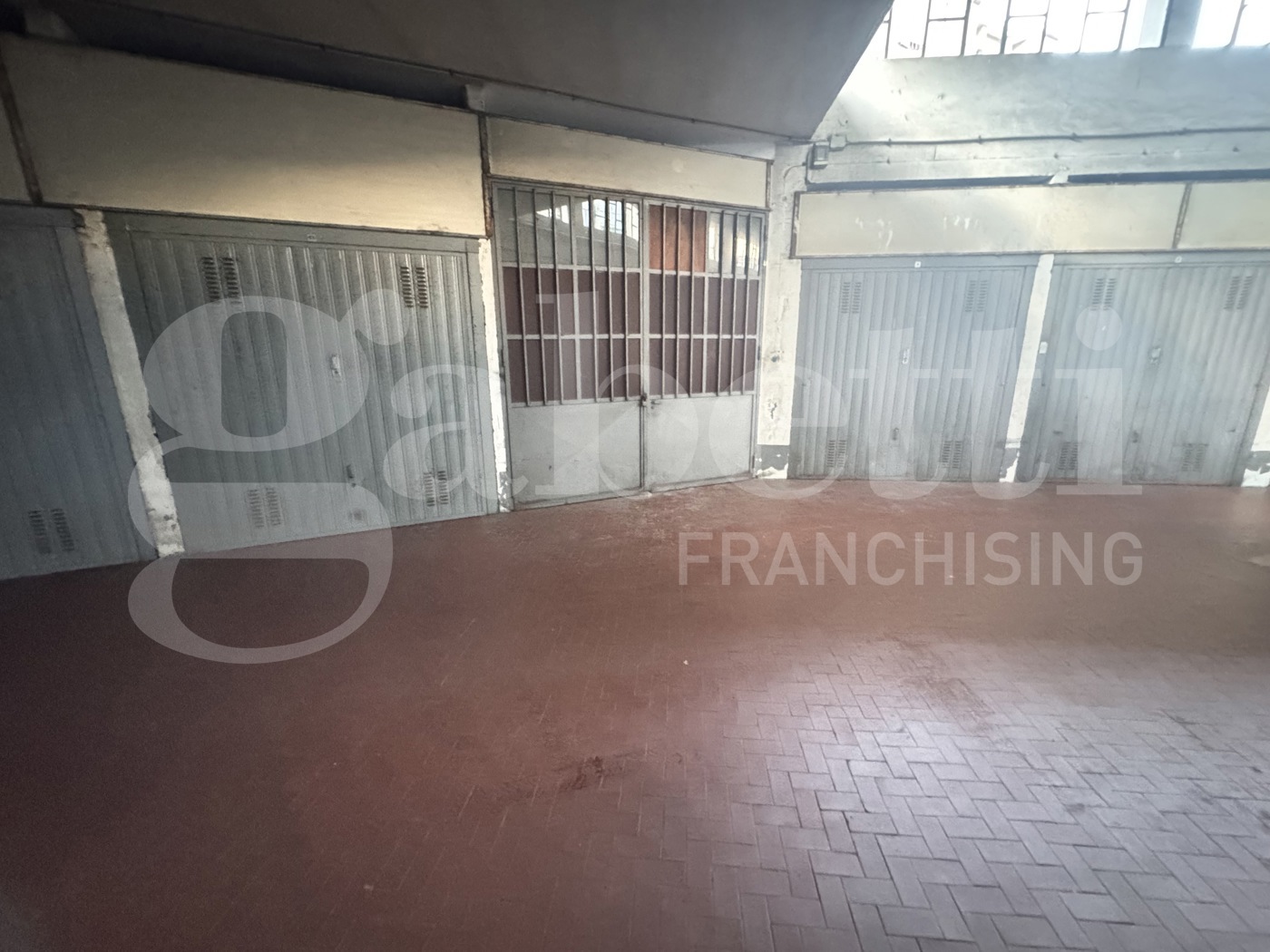 Box/Garage 23mq in vendita a Torino