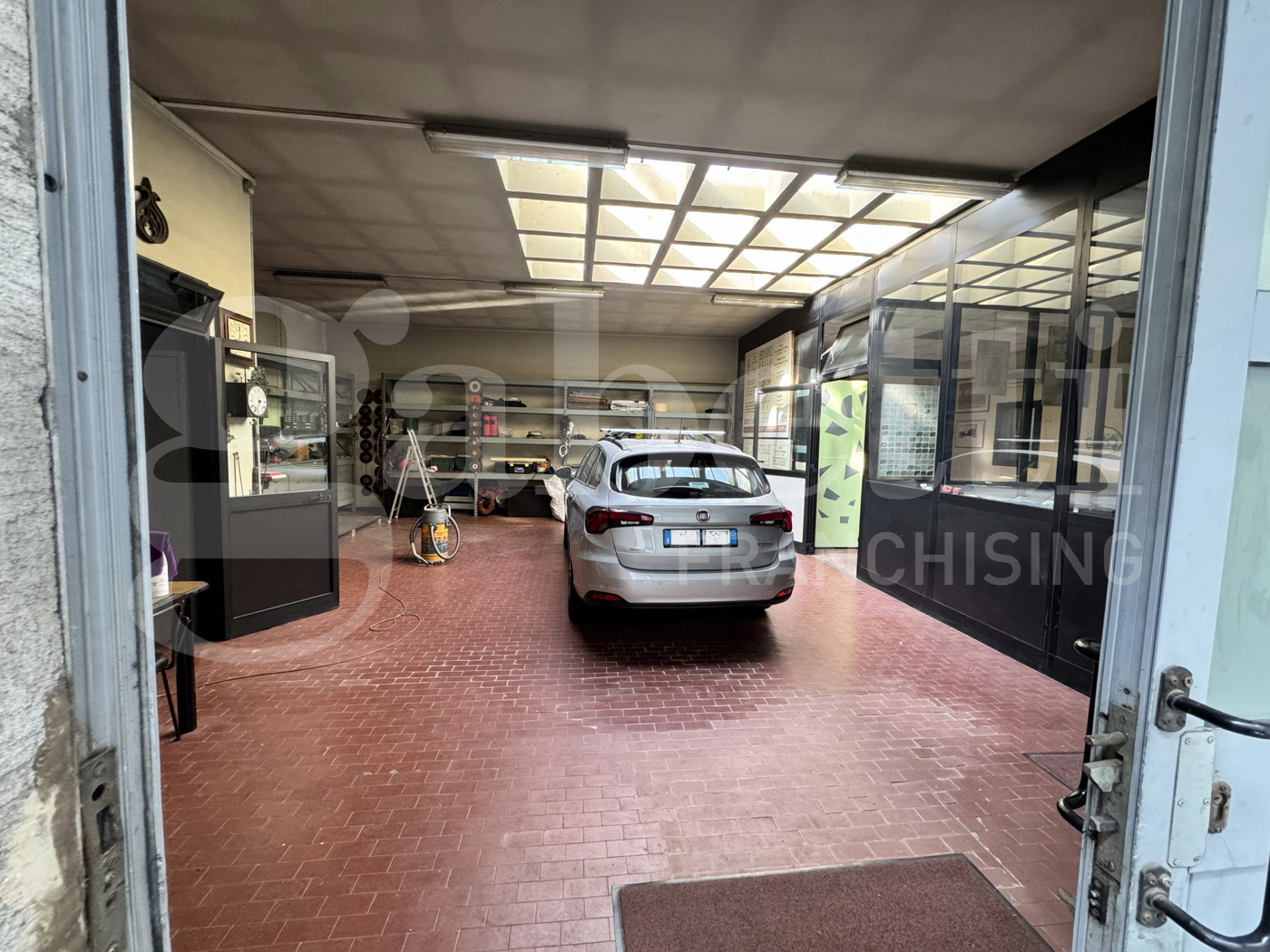 Magazzino in vendita a Torino