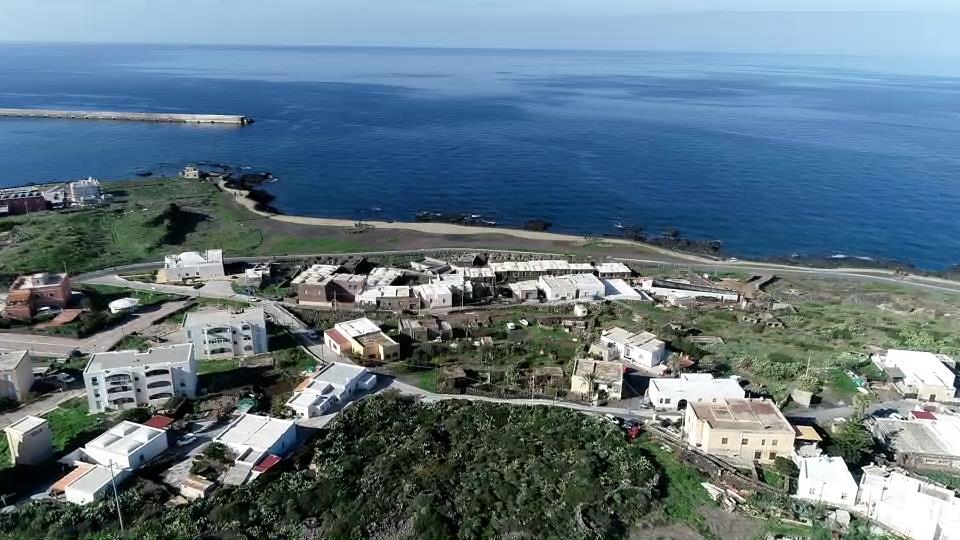 Stabile/Palazzo in vendita in localit? punta san leonardo, Pantelleria