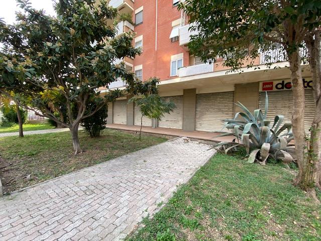 Negozio in vendita in via e. berlinguer 5, Civitavecchia