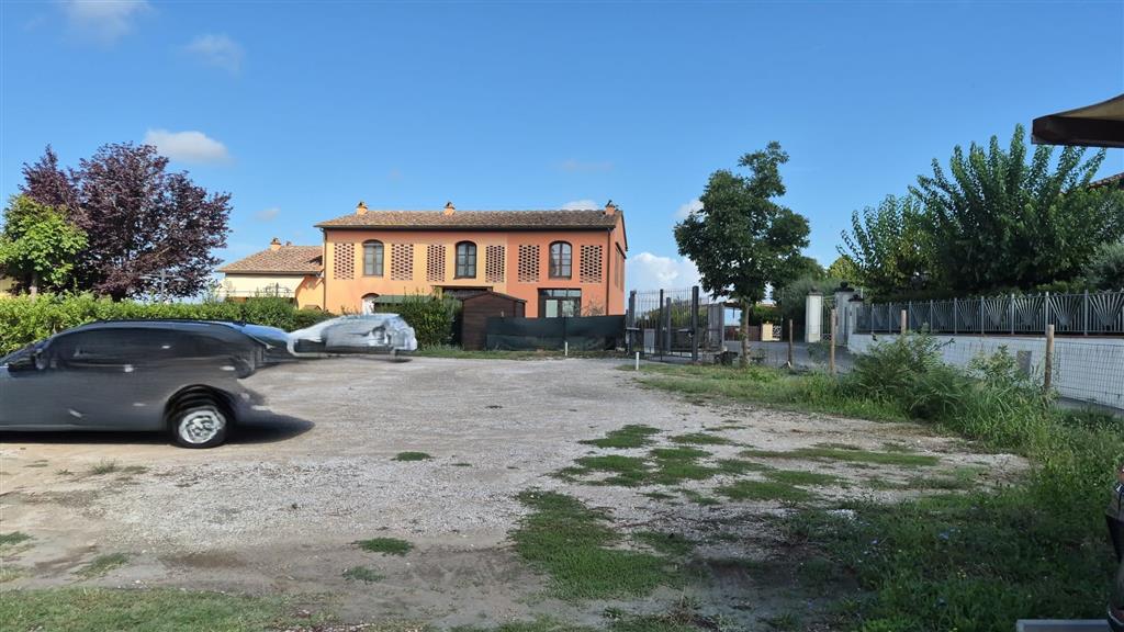 Posto auto scoperto in vendita in via della bastia 8, Empoli