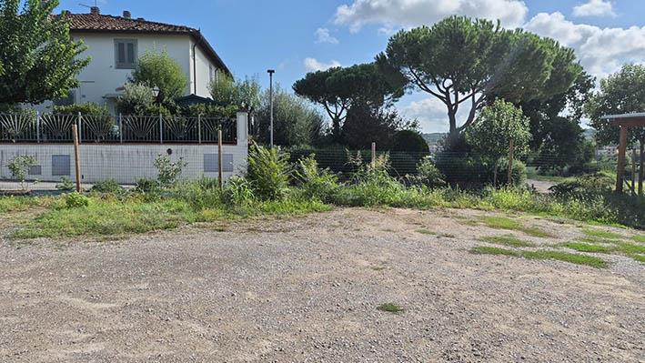 Posto auto scoperto in vendita in via della bastia 8, Empoli