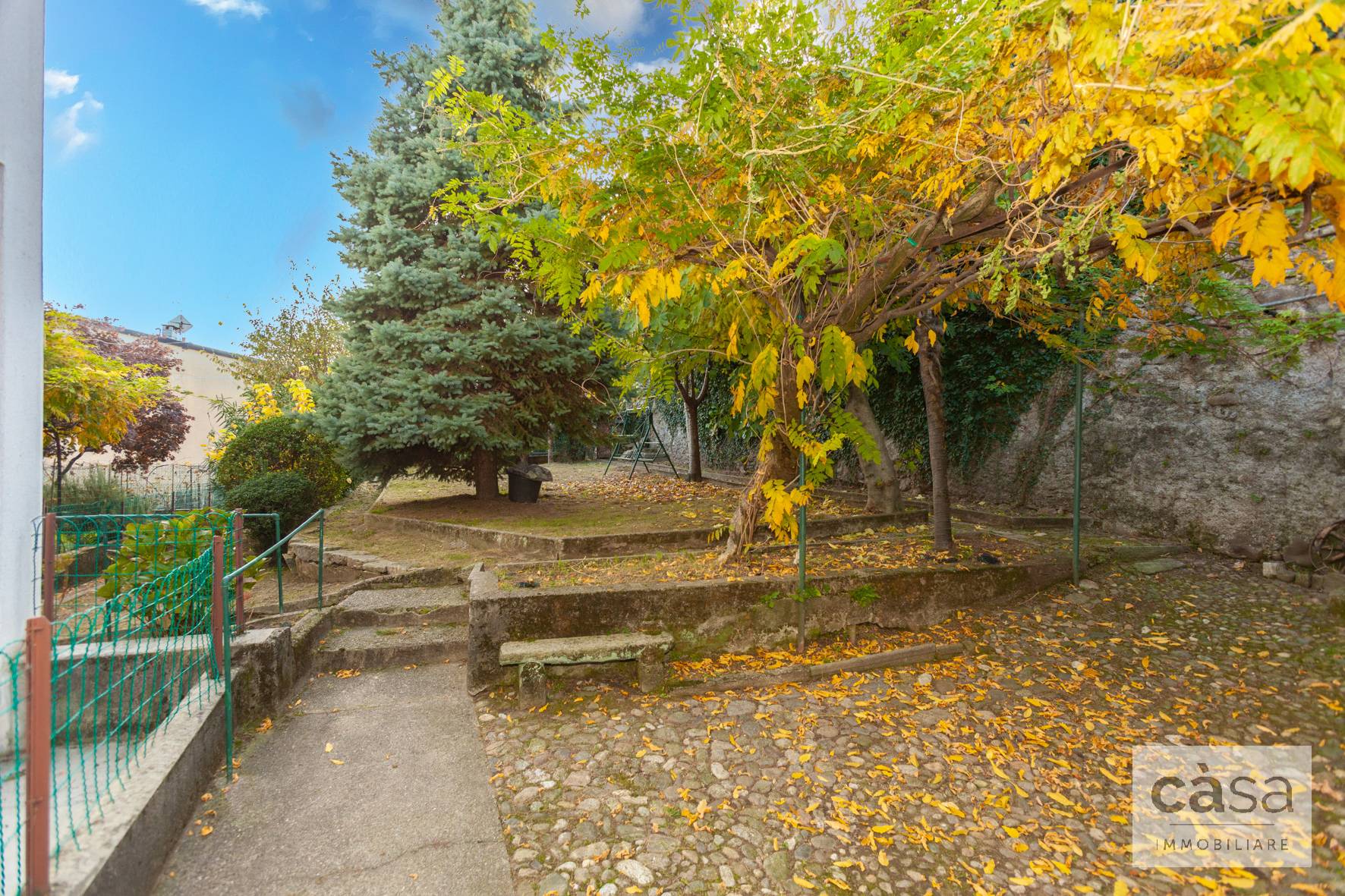 Porzione di Casa in vendita a Gazzada Schianno, Gazzada