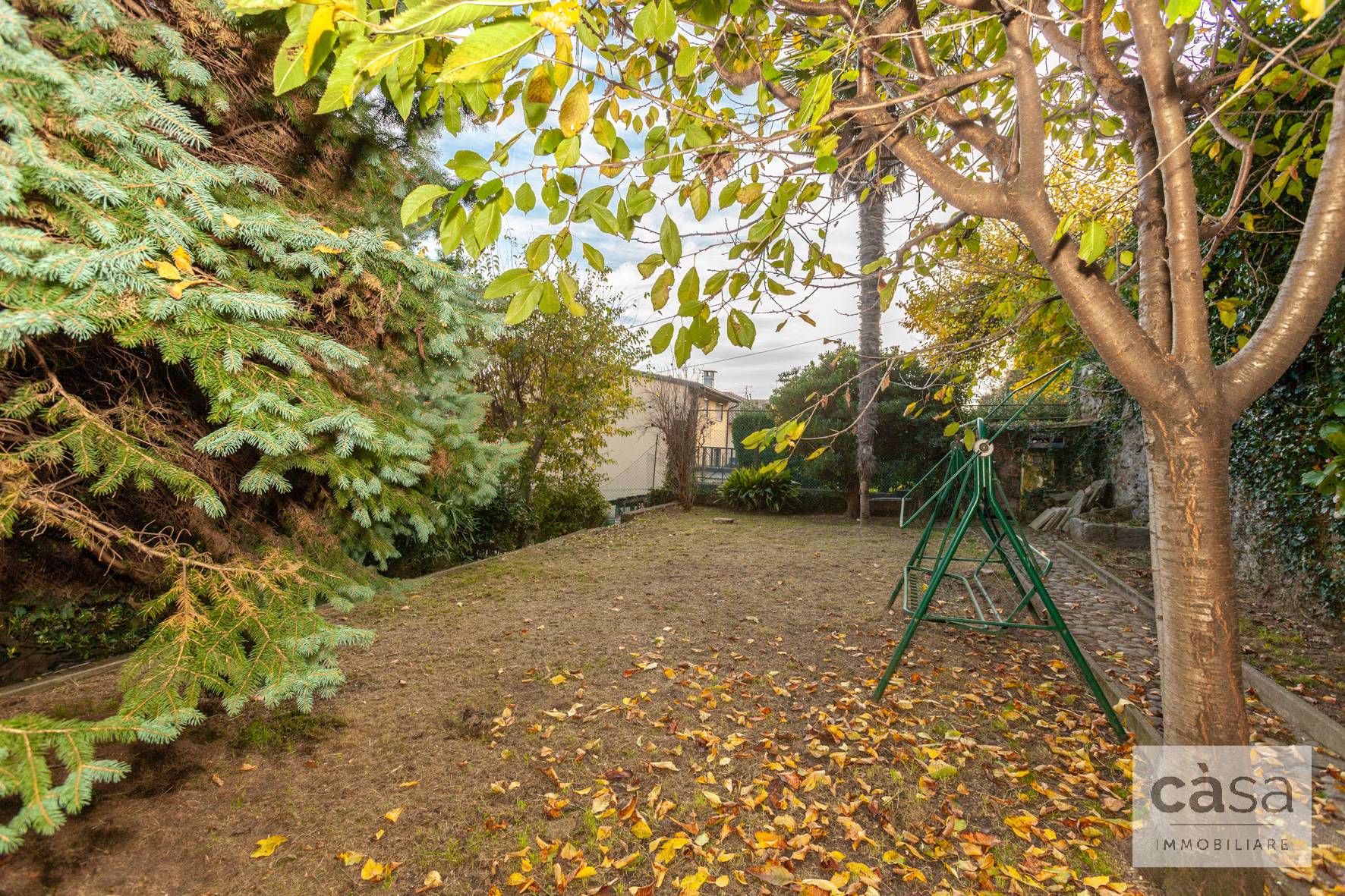 Porzione di Casa in vendita a Gazzada Schianno, Gazzada