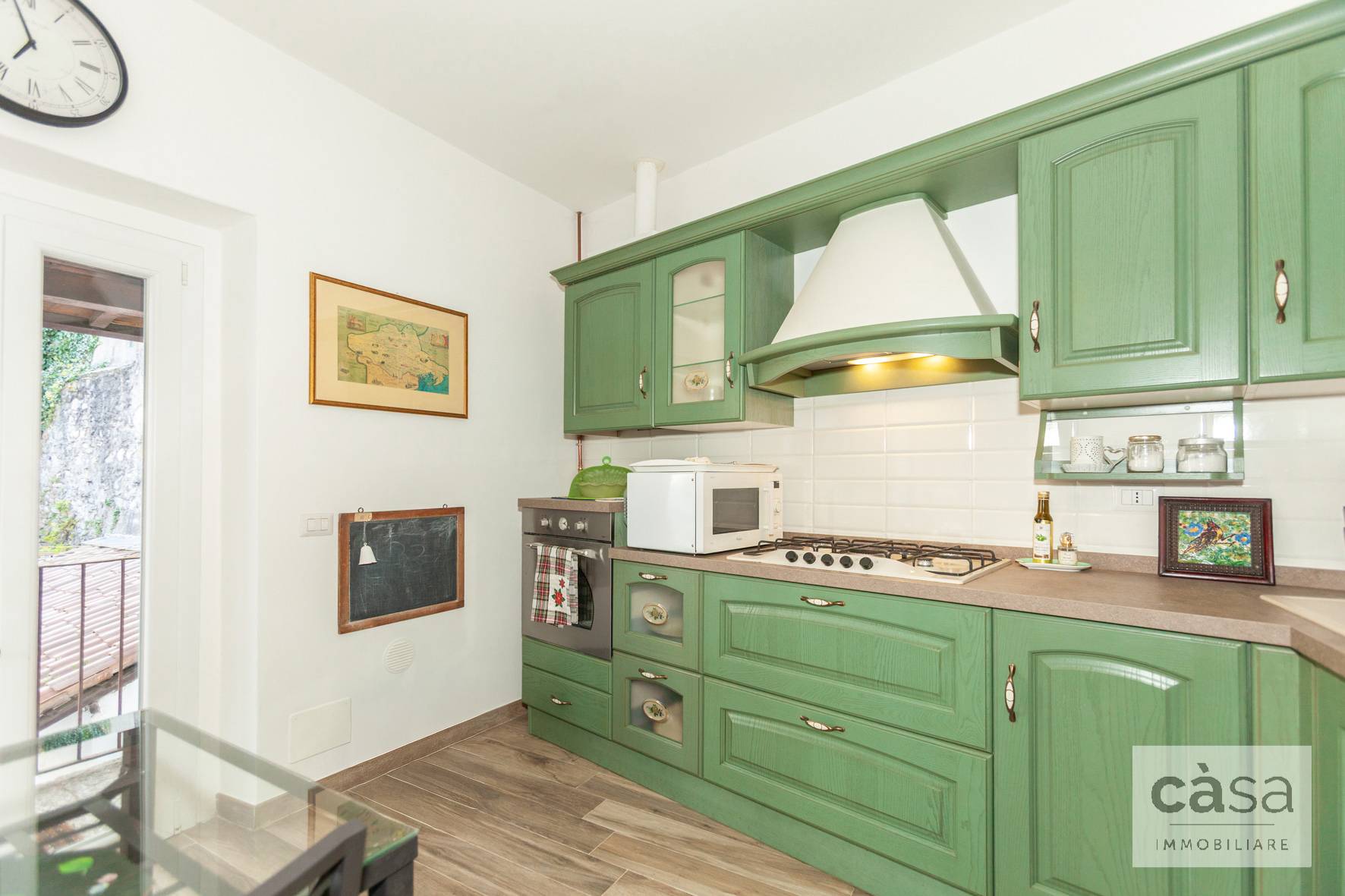 Porzione di Casa in vendita a Gazzada Schianno, Gazzada