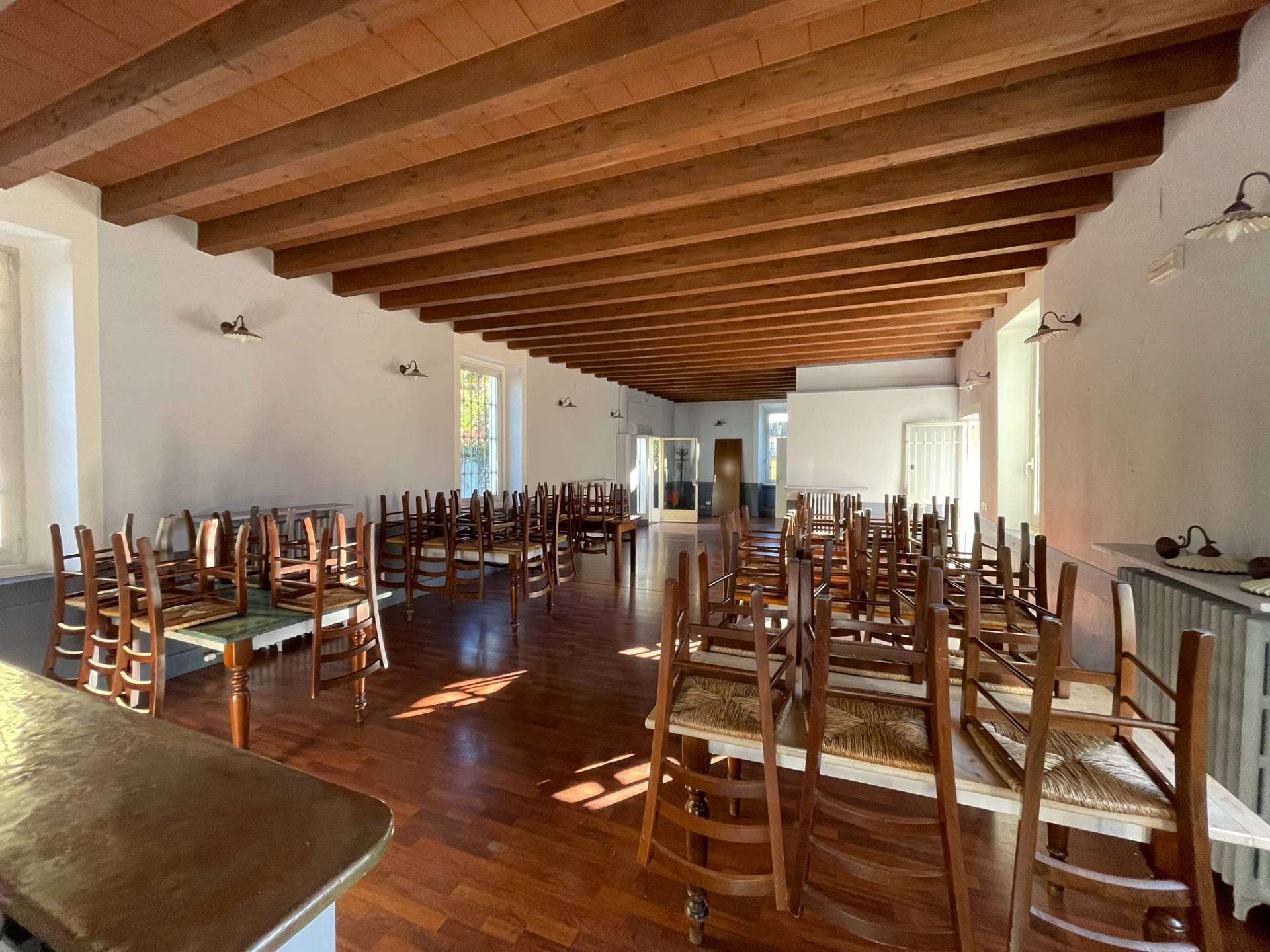 Attivit commerciale in affitto a Varese, Bizzozzero