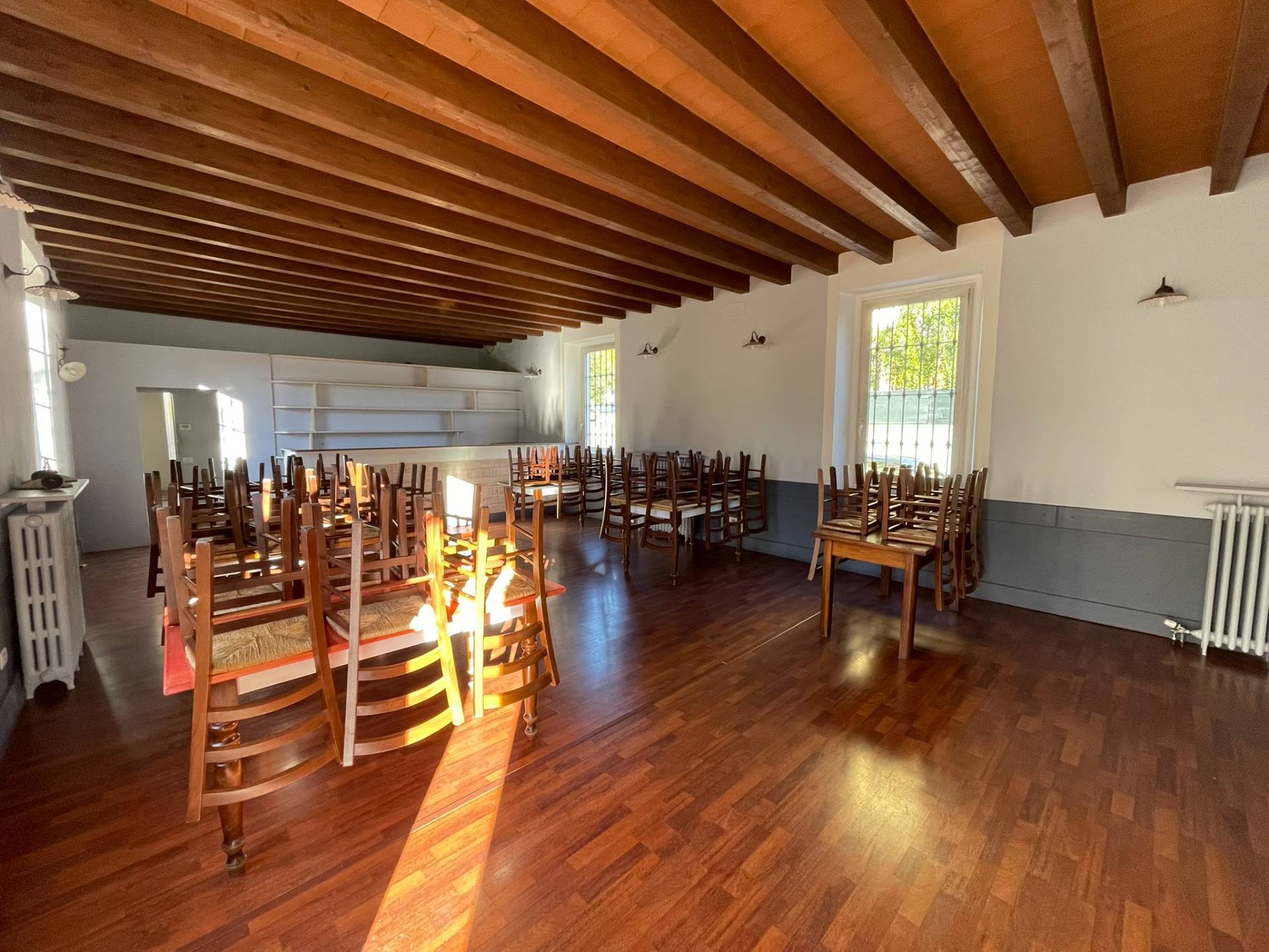 Attivit commerciale in affitto a Varese, Bizzozzero