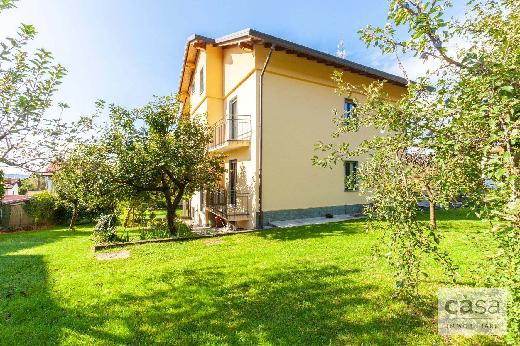 Villa in vendita a Comerio