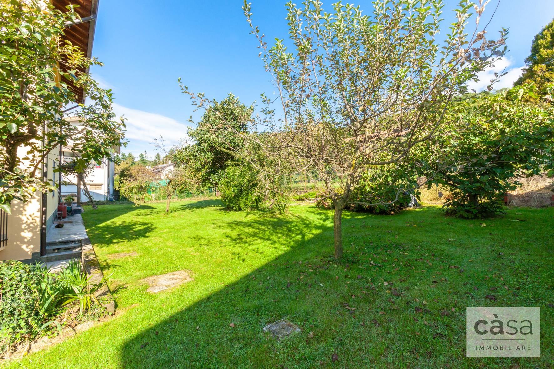 Villa in vendita a Comerio