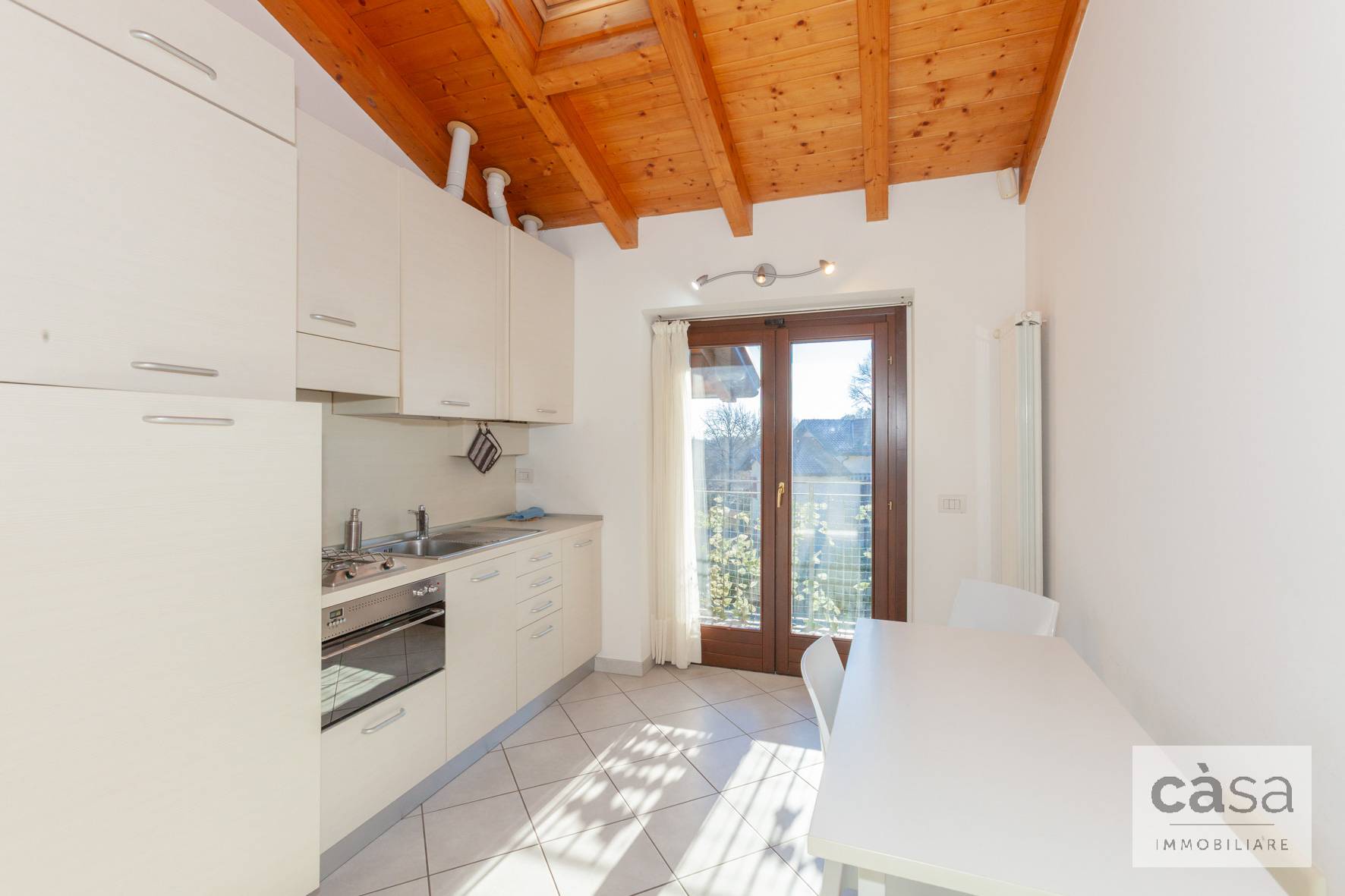 Appartamento in vendita a Lozza