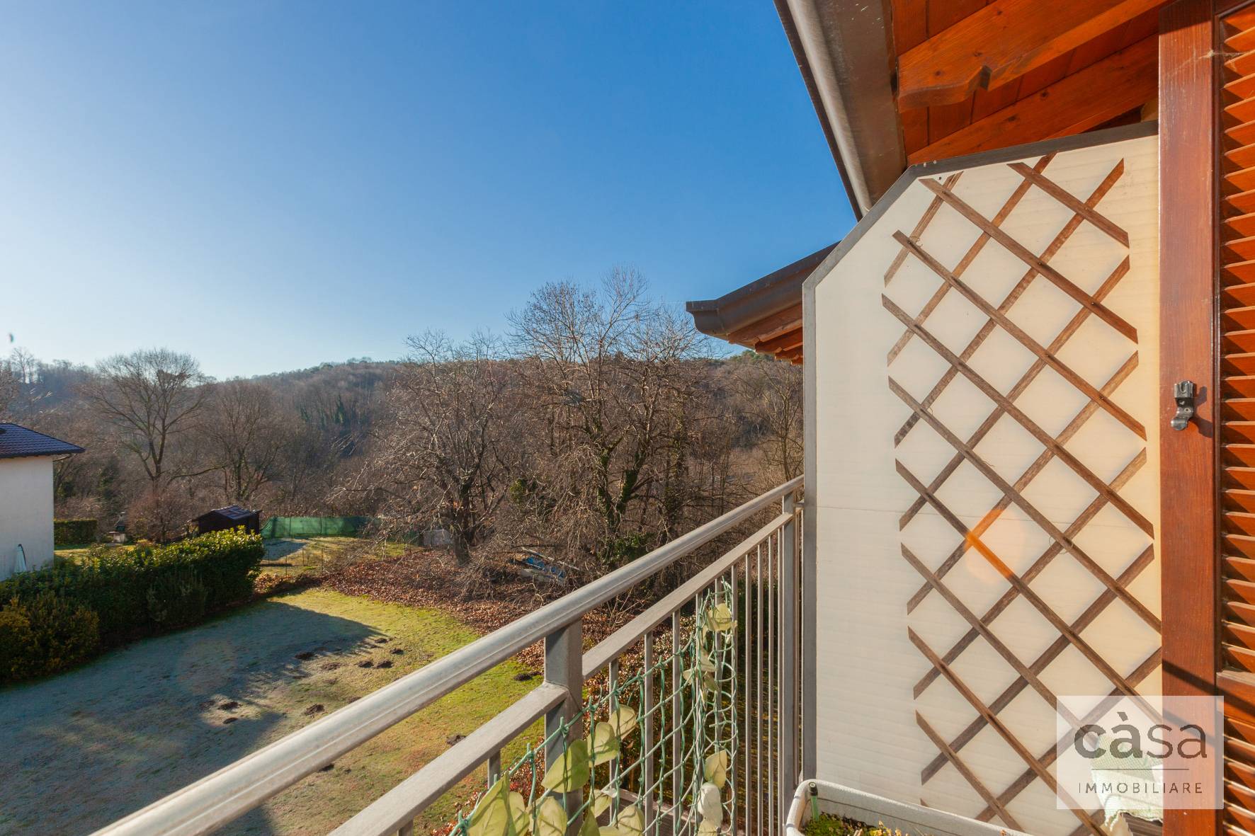 Appartamento in vendita a Lozza