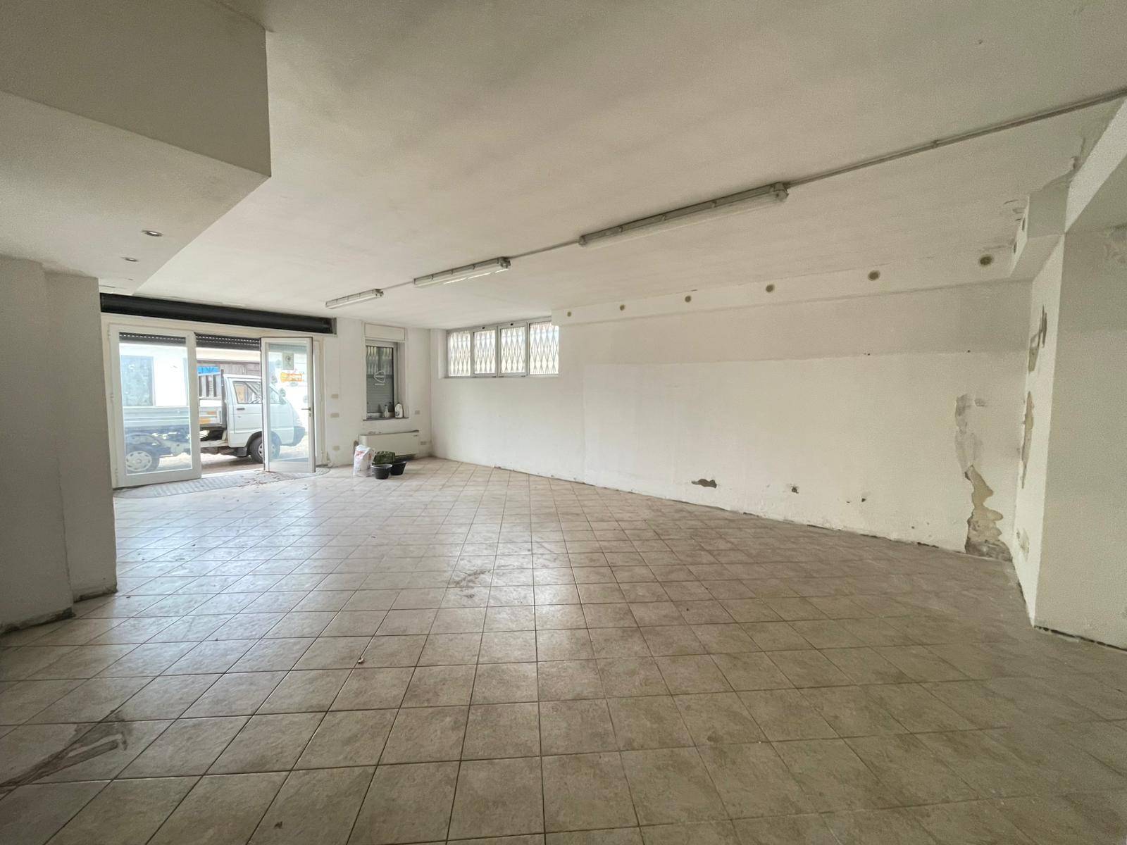 Magazzino in affitto a Varese