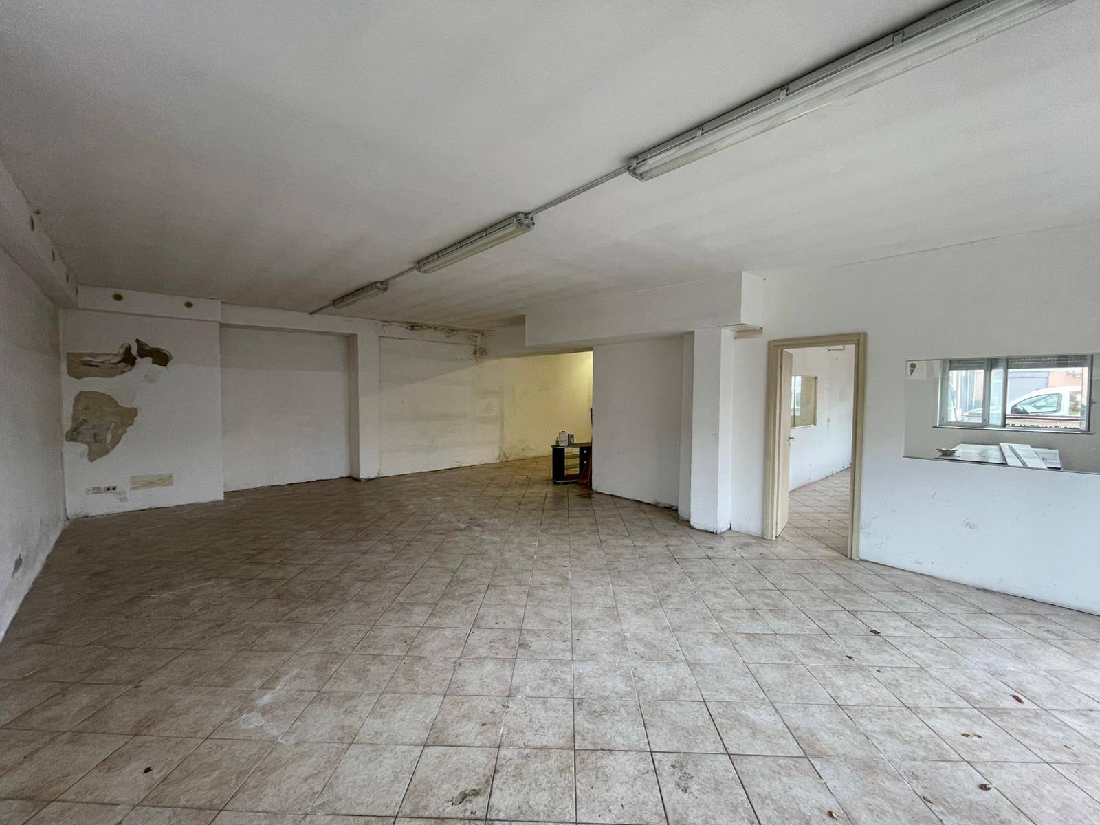 Magazzino in affitto a Varese