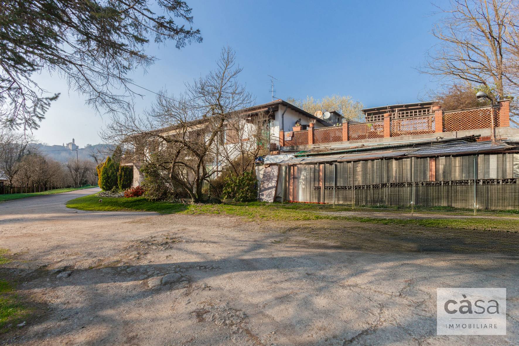 Villetta bifamiliare in vendita a Malnate