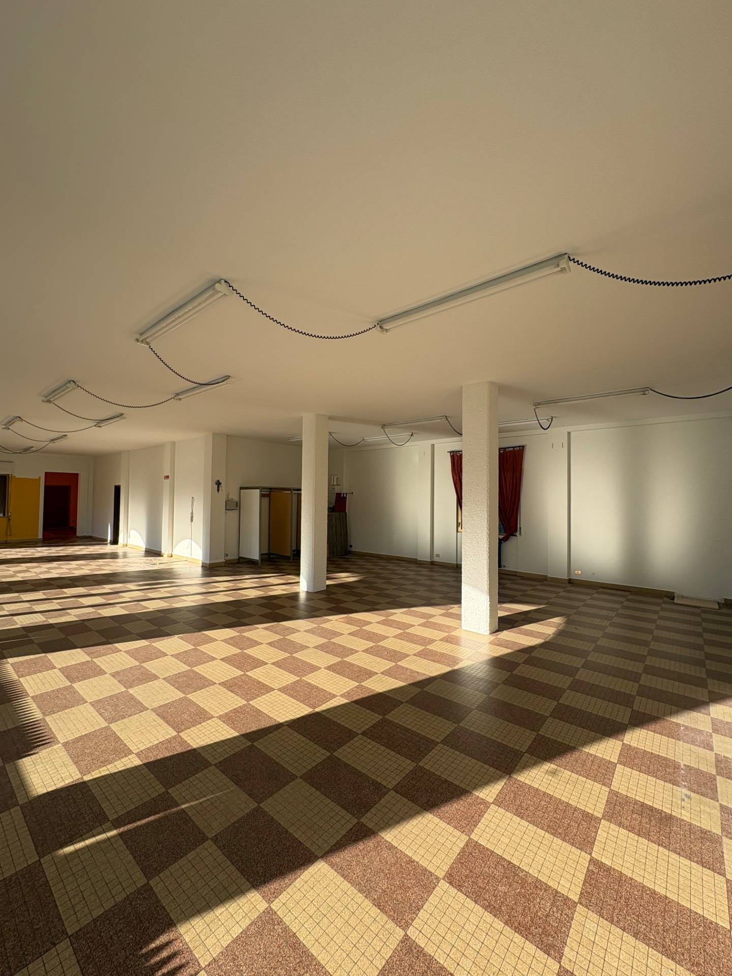 Locale commerciale in affitto a Bodio Lomnago, Bodio