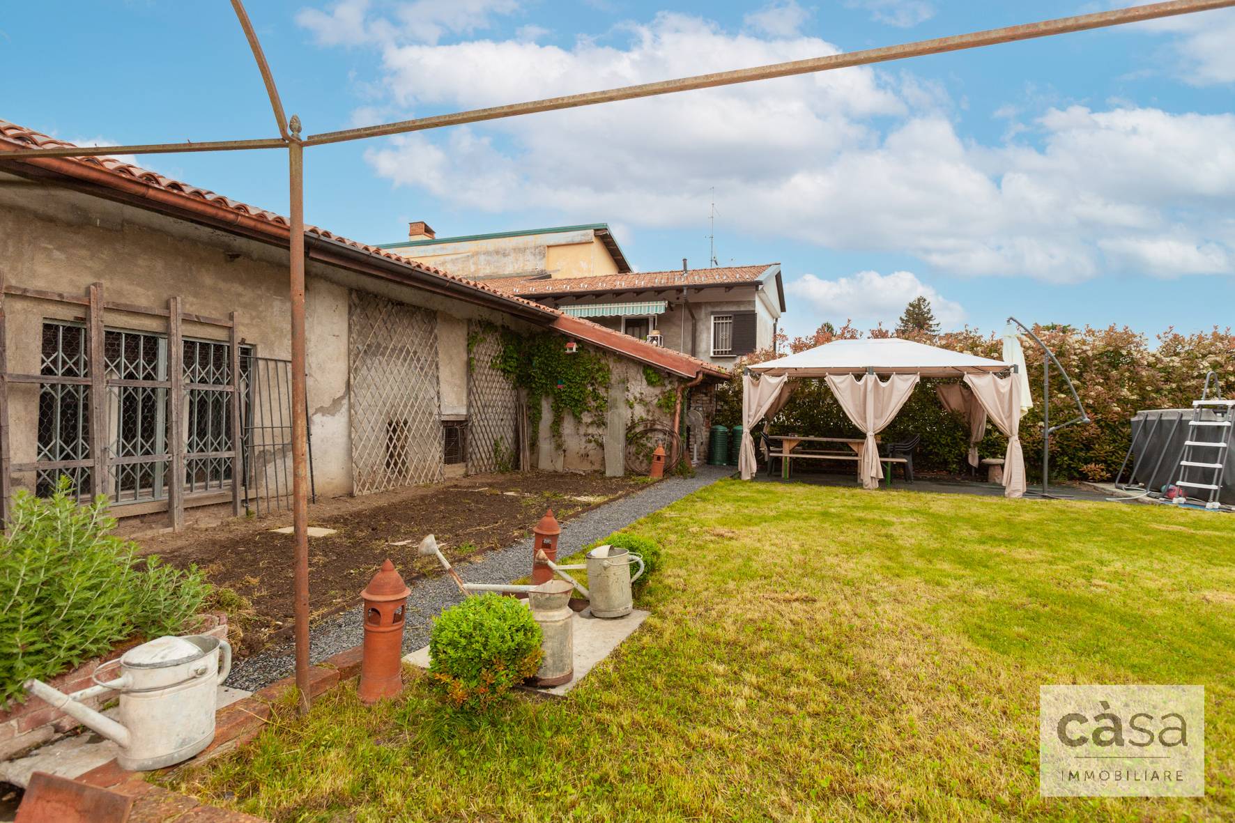 Porzione di Casa in vendita a Vedano Olona