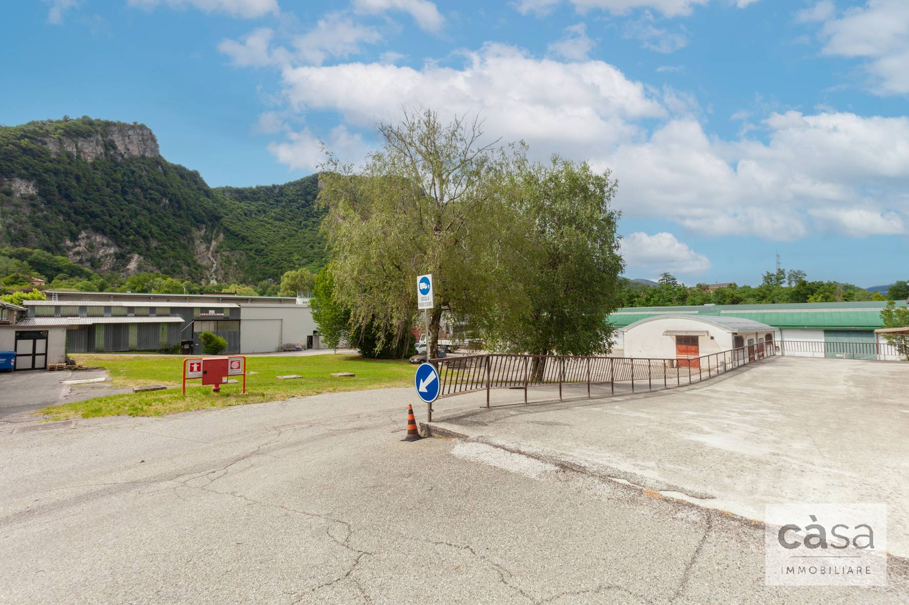 Capannone in vendita a Arcisate
