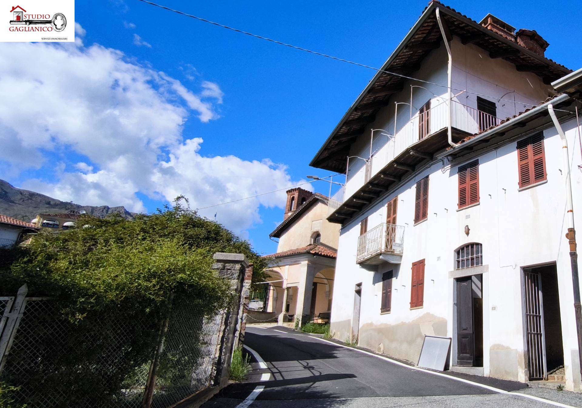 Casa indipendente con box a Camandona