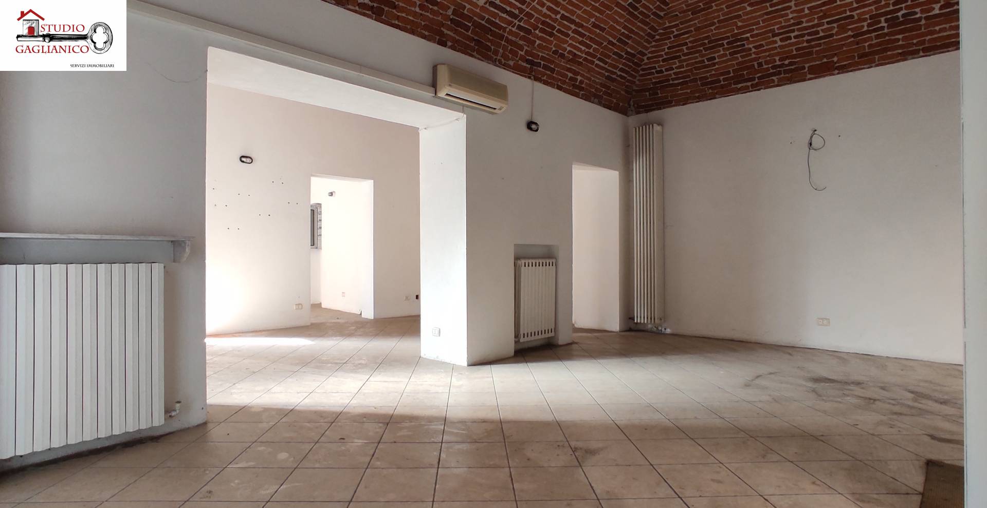 Locale commerciale in affitto a Biella