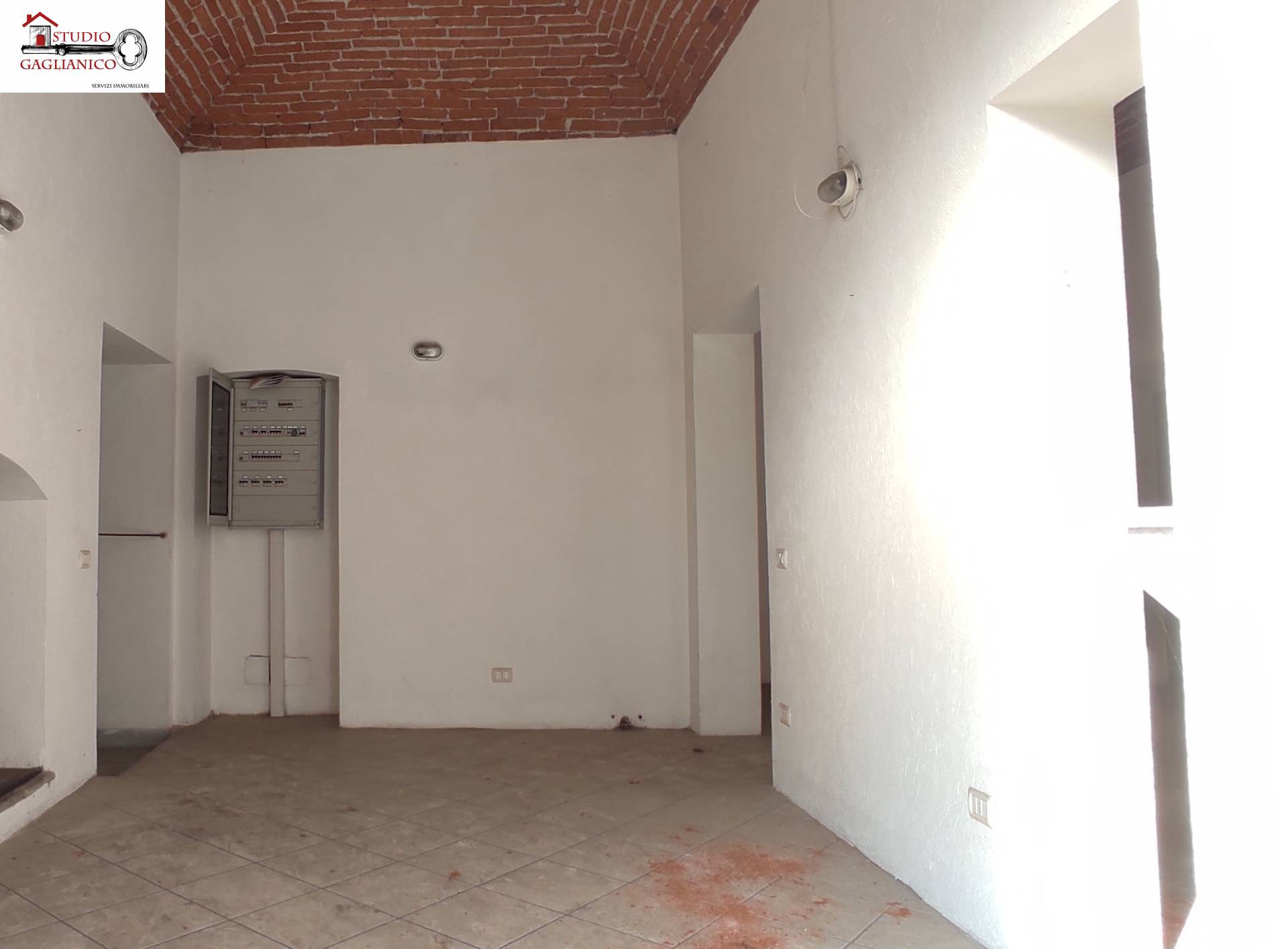 Locale commerciale in affitto a Biella