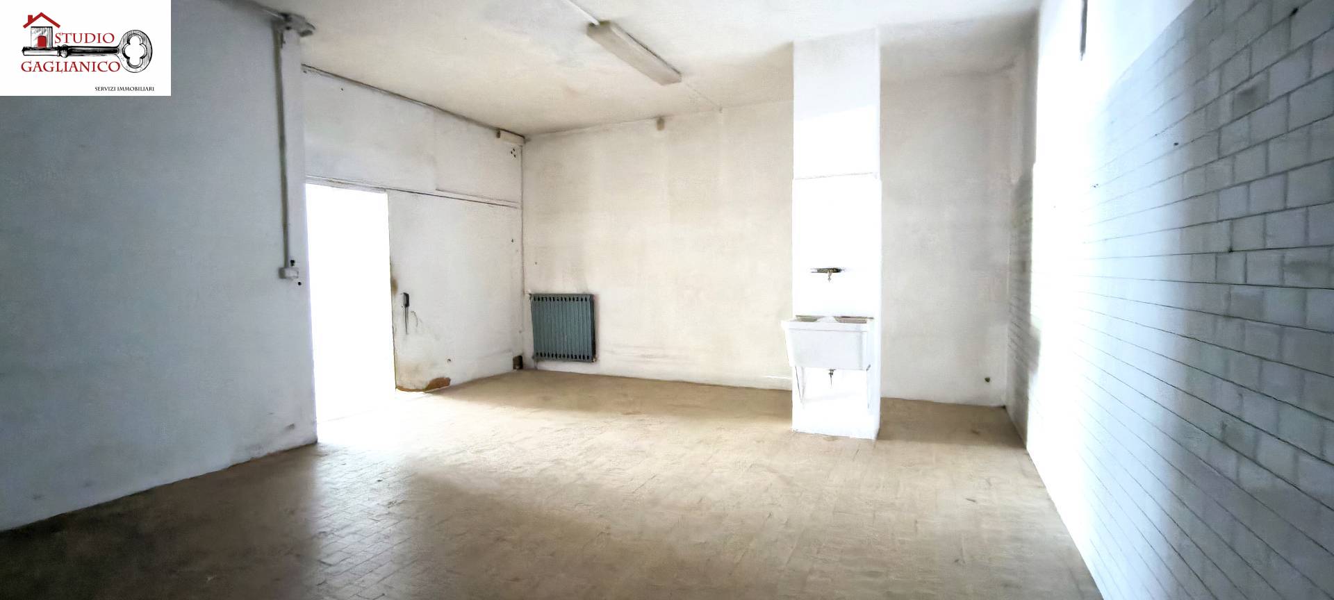 Locale commerciale in vendita a Gaglianico