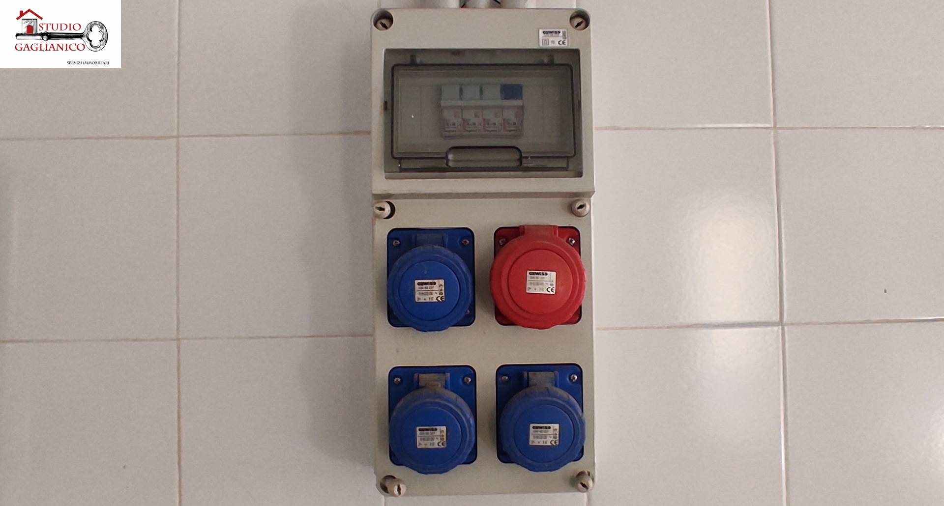 Locale commerciale in affitto a Biella