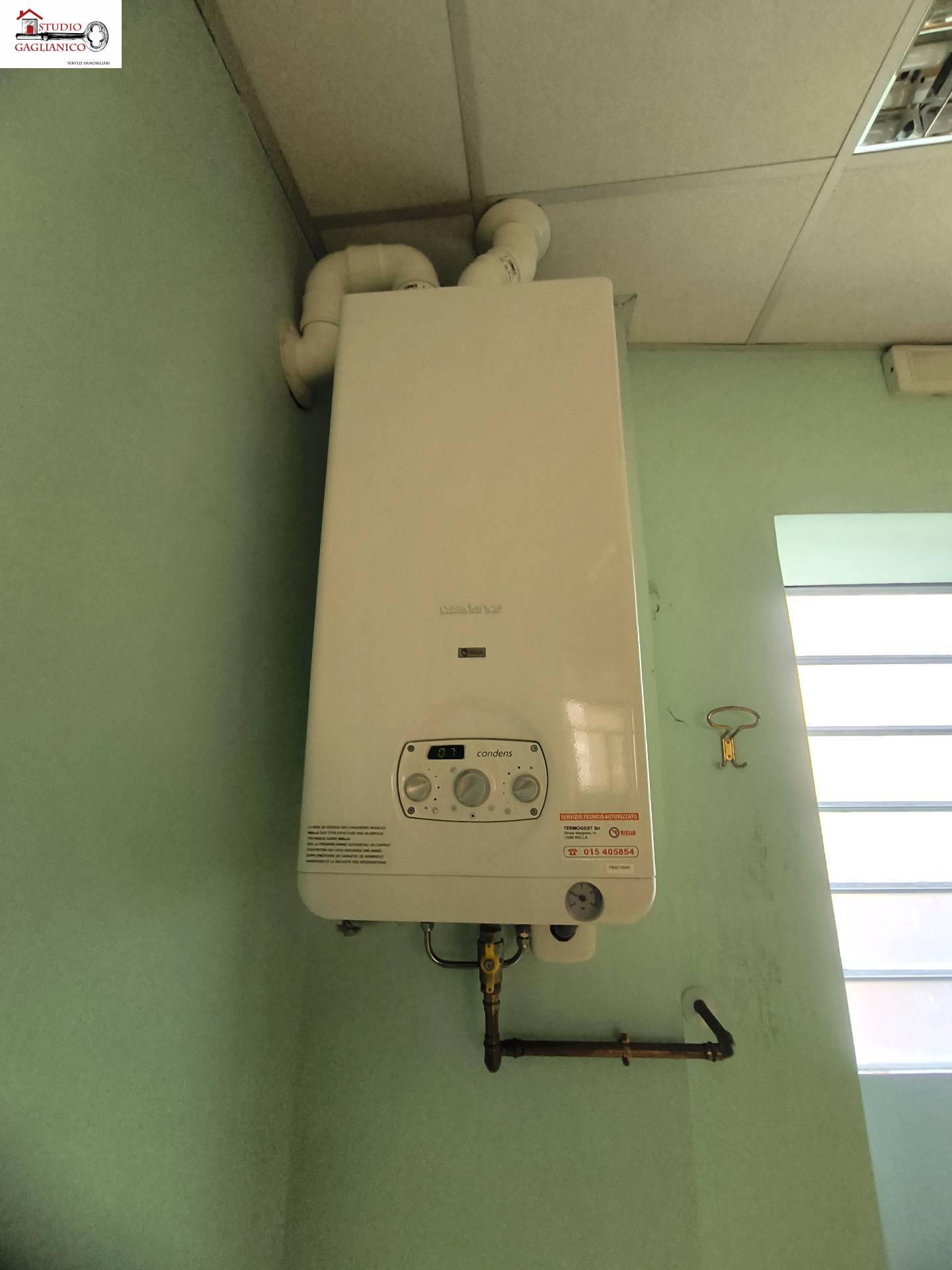 Locale commerciale in affitto a Biella, Centro