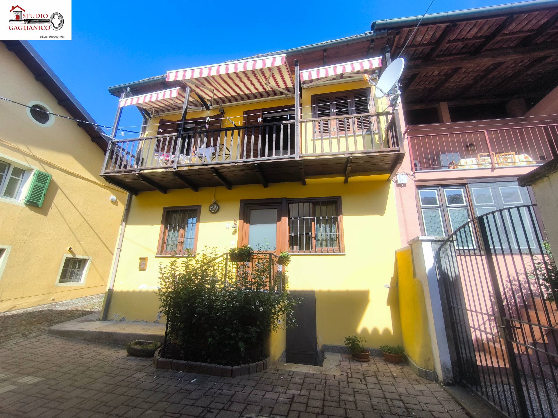 Casa di corte in vendita a Pollone, Burcina. Cantone Trotti