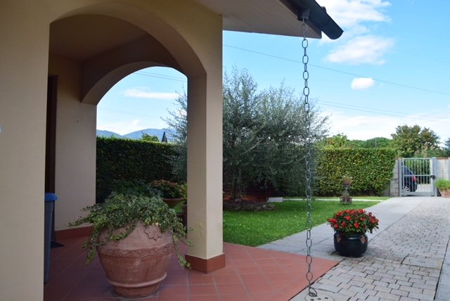 Villa Quadrifamiliari con giardino a Calcinaia