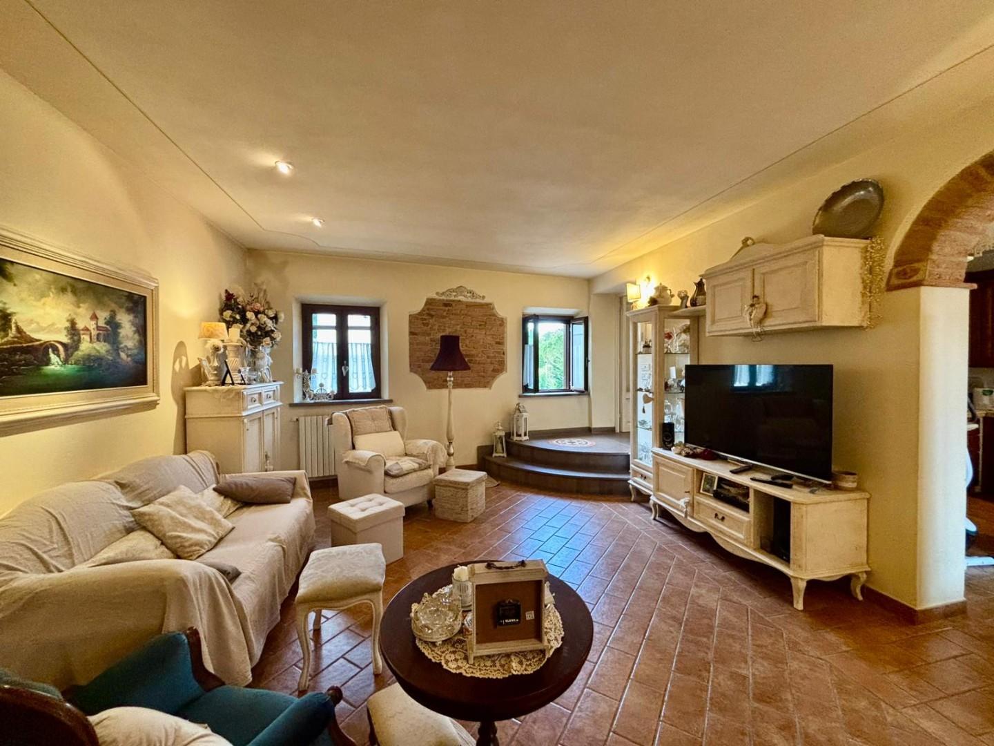 Casa indipendente con giardino, Terricciola chientina