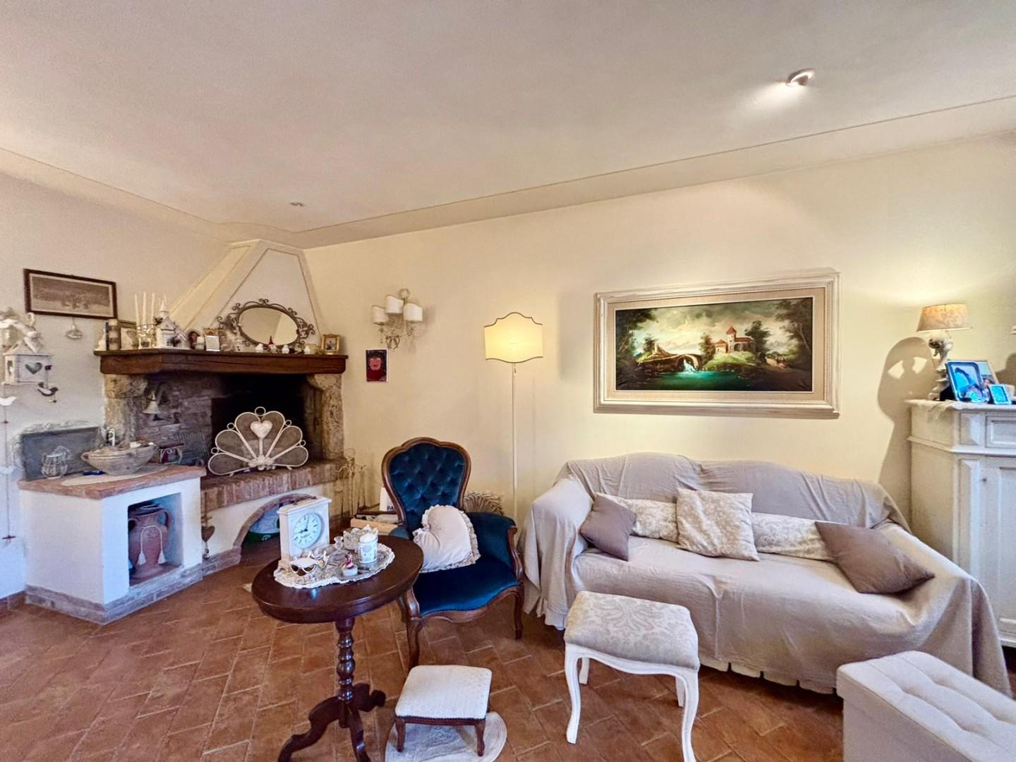 Casa indipendente con giardino, Terricciola chientina