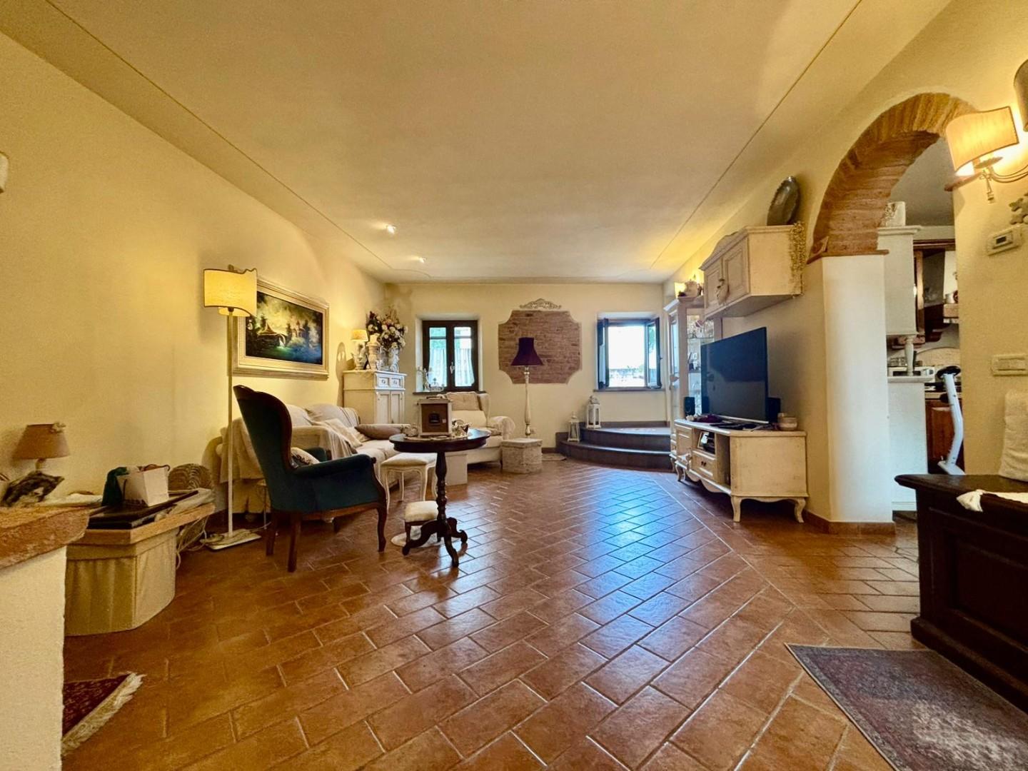 Casa indipendente con giardino, Terricciola chientina