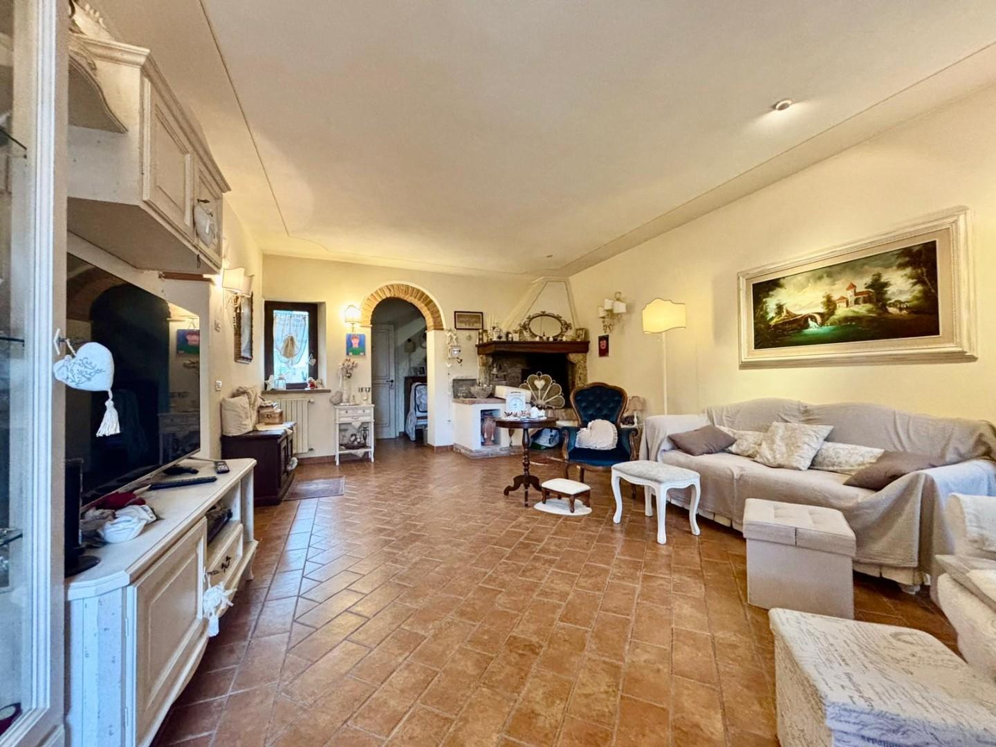 Casa indipendente con giardino, Terricciola chientina