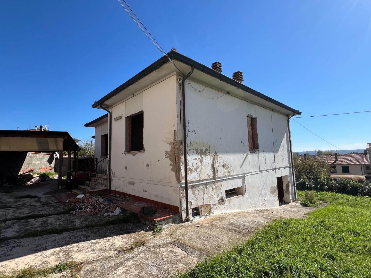 Casa indipendente con giardino, Buti cascine