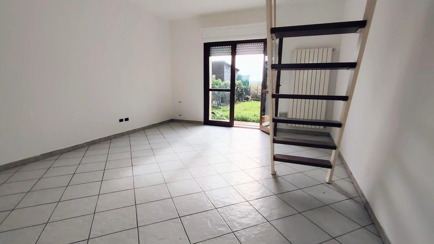 Monolocale con giardino, Pontedera la borra