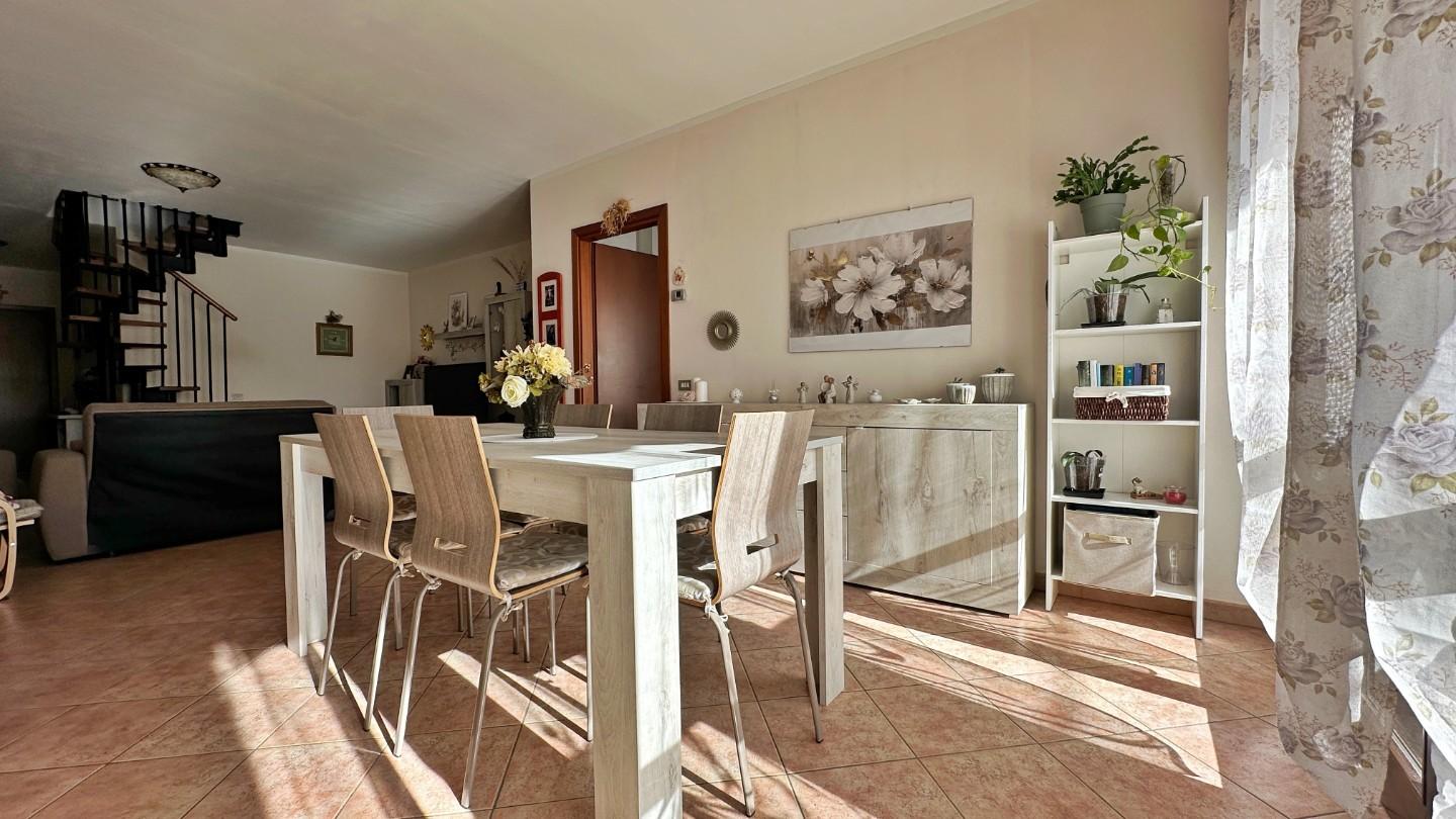 Appartamento con terrazzi a Ponsacco