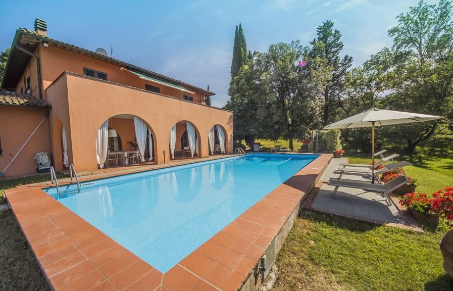 Villa con giardino a Capannoli