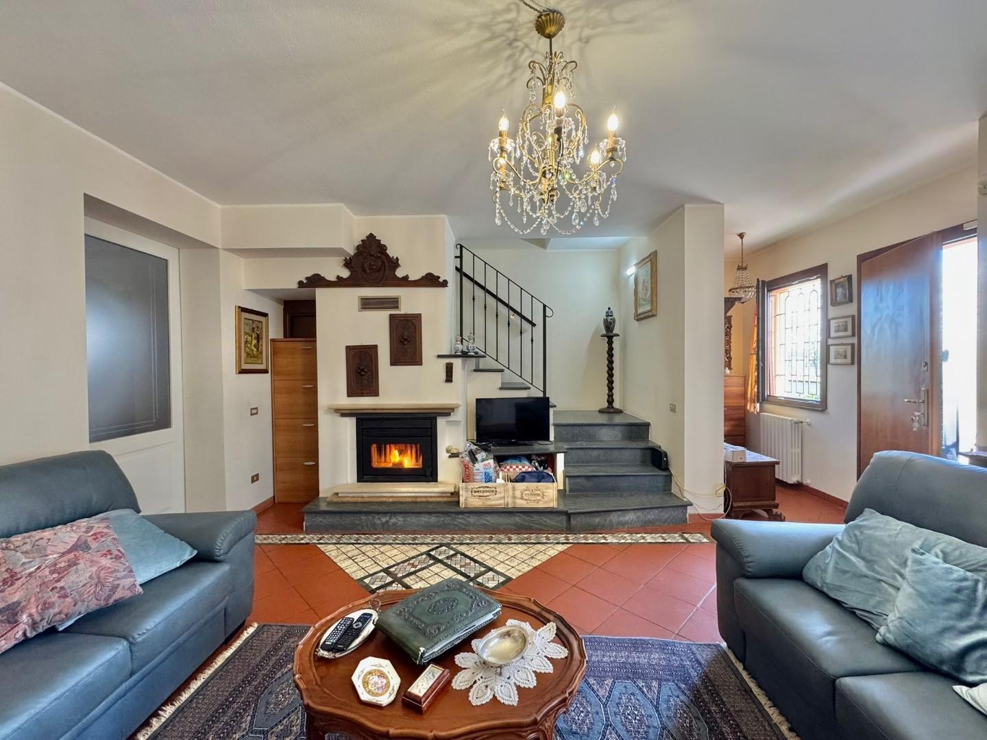 Villa con giardino a Ponsacco