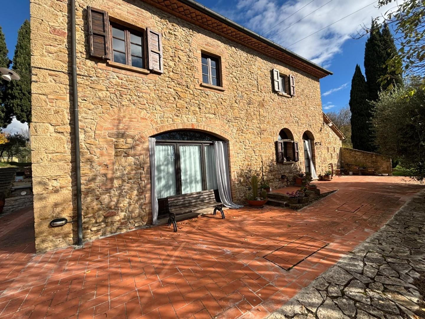 Rustico con giardino a Volterra